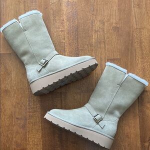 Kookaburra by Ugg boots. Size 7. New without tag​​
